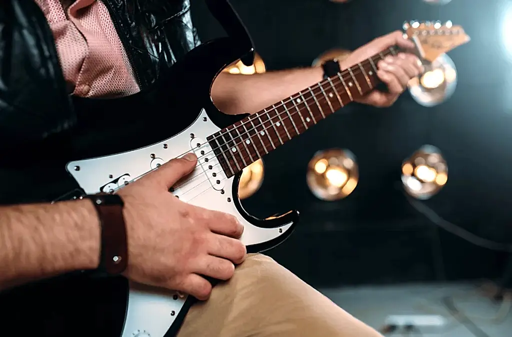 Adam Sanat Akademi - Elektro Gitar Kursu